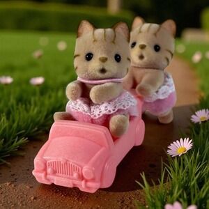 Calico Critters EPOCH Sylvanian Families Striped cat Twins Dolls & Car -RARE SET